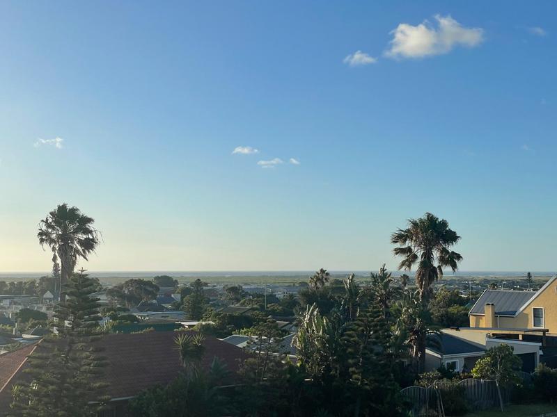 5 Bedroom Property for Sale in Capri Western Cape